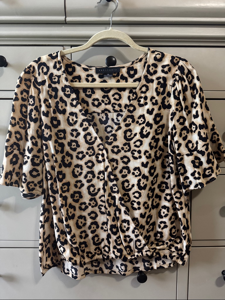 Sanctuary Leopard Print V-Neck Short Sleeve Blouse